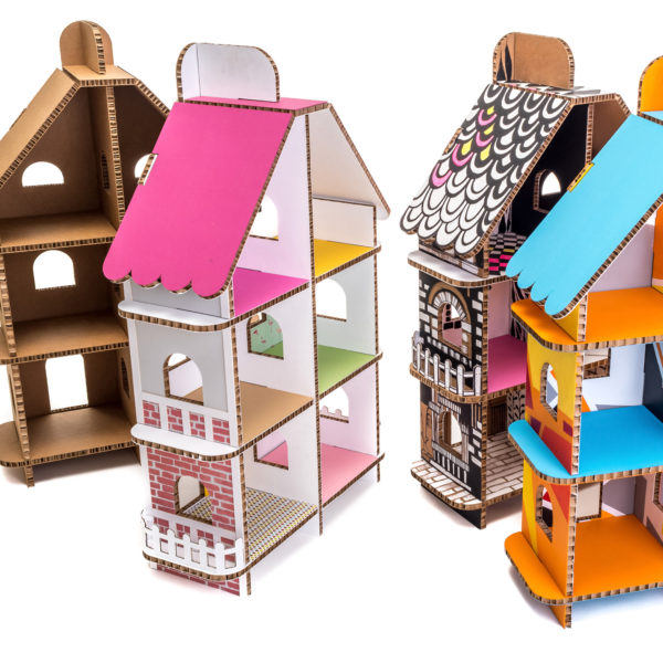 בית קרטון גדול