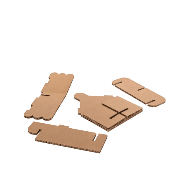 בית קרטון קטן